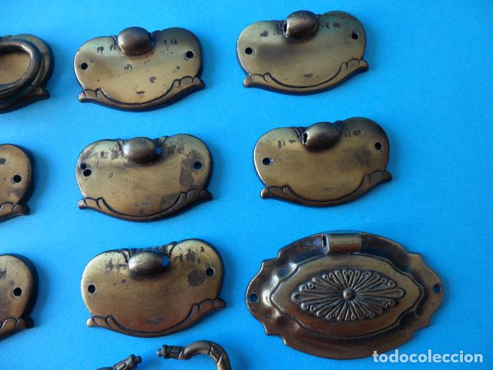 Antig&uuml;edades: Variado lote de despiece de tiradores de Bronce - Foto 3