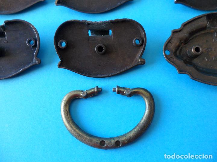 Antig&uuml;edades: Variado lote de despiece de tiradores de Bronce - Foto 12