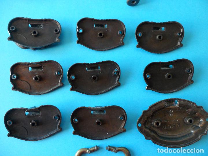 Antig&uuml;edades: Variado lote de despiece de tiradores de Bronce - Foto 13
