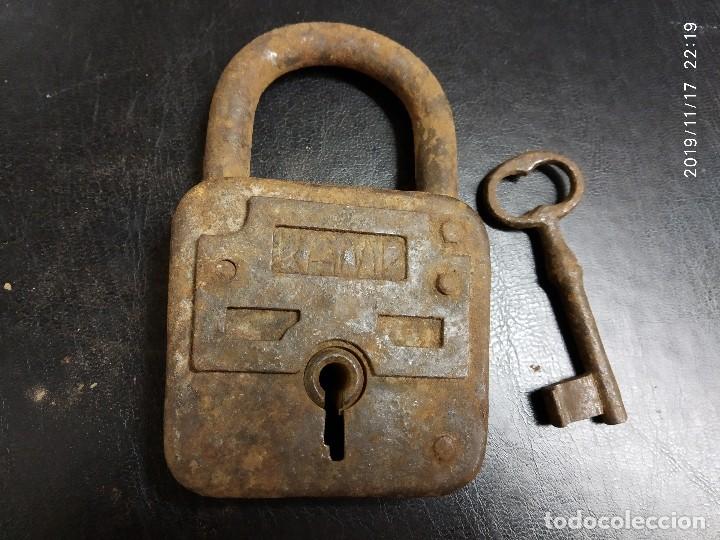 Antig&uuml;edades: GRAN CANDADO KAMP CASI MEDIO KILO. - Foto 1