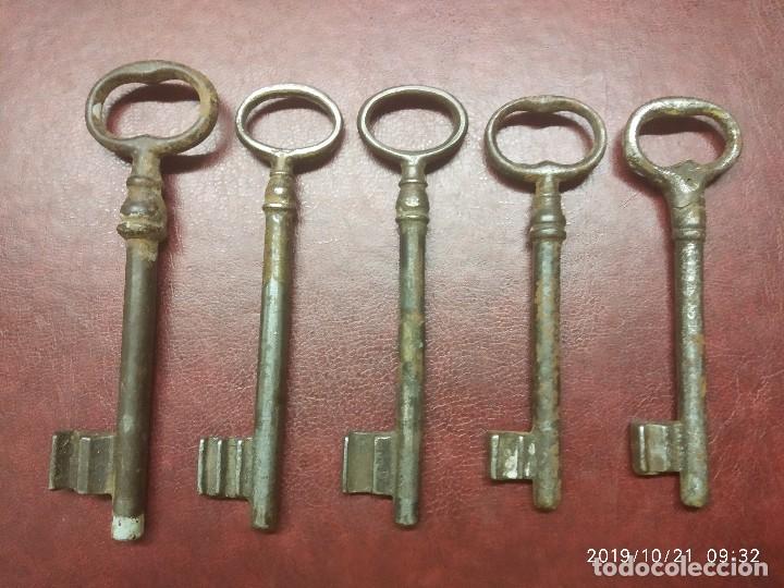 Antig&uuml;edades: CONJUNTO DE 5 LLAVES. - Foto 1