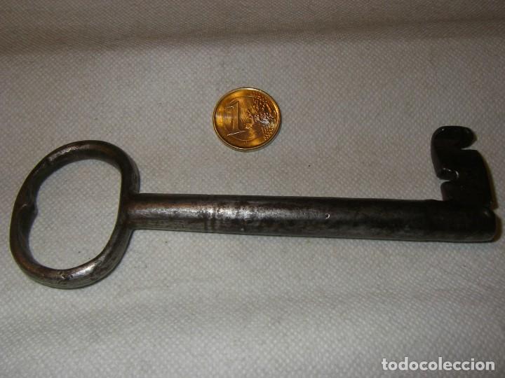Antig&uuml;edades: Antigua llave hueca - Foto 1