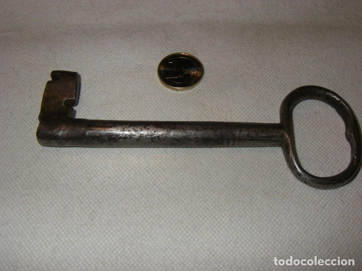 Antig&uuml;edades: Antigua llave hueca - Foto 2
