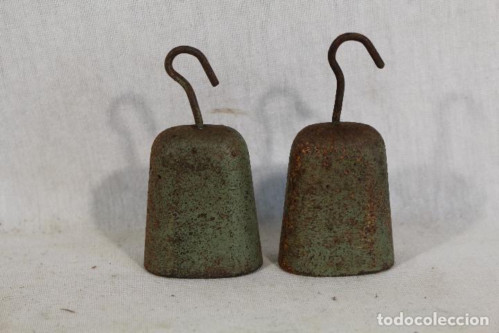 Antig&uuml;edades: 2 pesas de hierro - ponderales - Foto 1