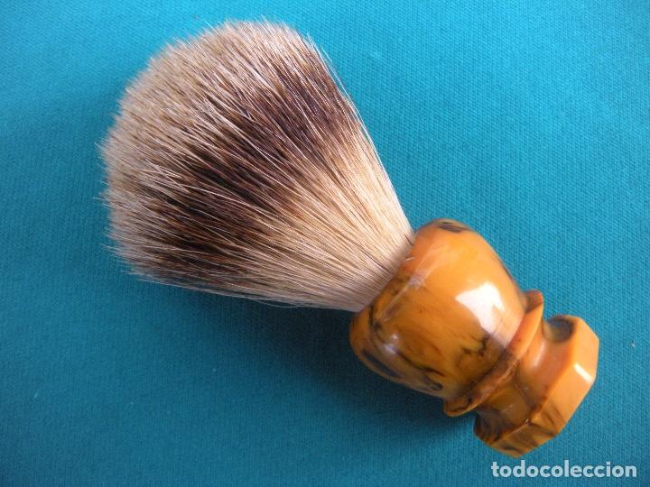 Antig&uuml;edades: BARBER&Iacute;A. BROCHA DE TEJ&Oacute;N - Foto 1