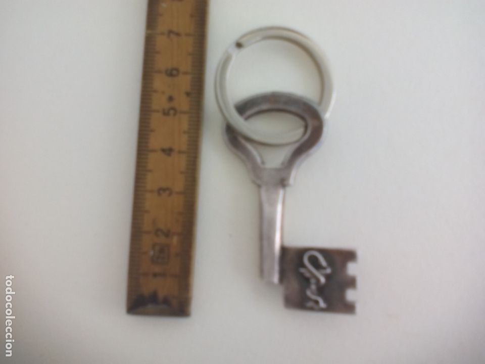 Antig&uuml;edades: ANTIGUA LLAVE DE MEDICAMENTOS BAYER. - Foto 2