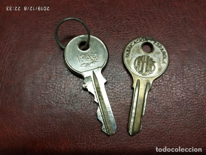 Antig&uuml;edades: DOS LLAVES ANTIGUAS IFAM Y CASELLAS. - Foto 1
