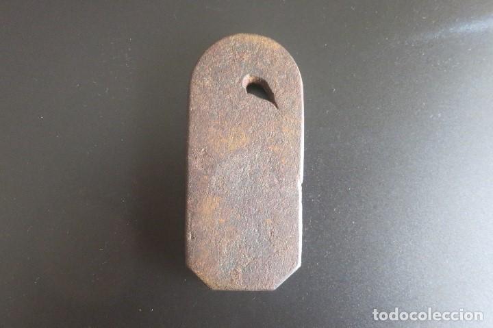 Antig&uuml;edades: pesa de una libra - Foto 2