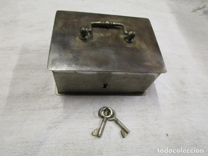 antigua caja de caudales en hierro, nunca usada - Acquista Altri oggetti  antichi tecnici e scientifici su todocoleccion