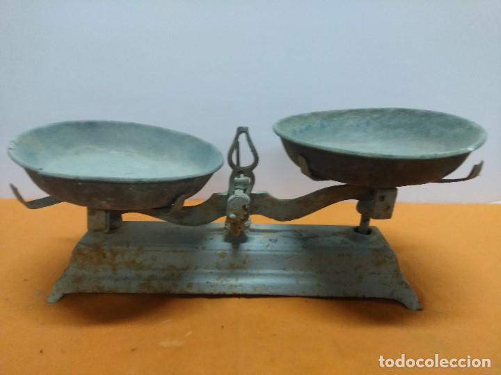 Antig&uuml;edades: B&aacute;scula de 2 platos, de 10 kg sin restaurar - Foto 1