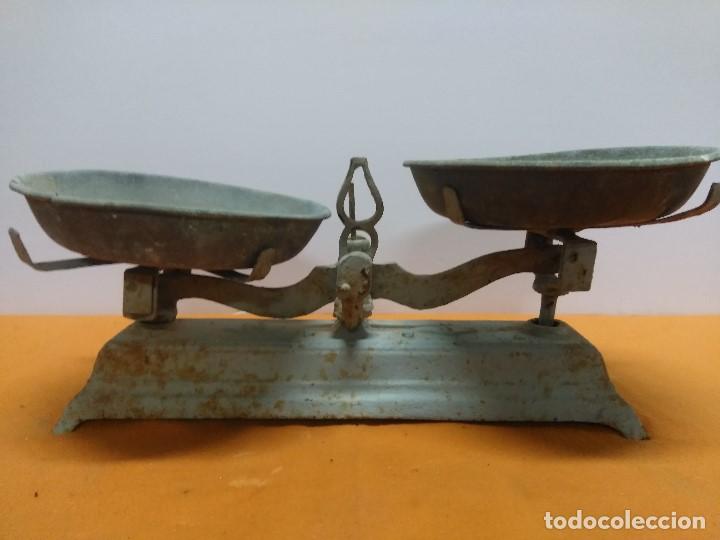 Antig&uuml;edades: B&aacute;scula de 2 platos, de 10 kg sin restaurar - Foto 2