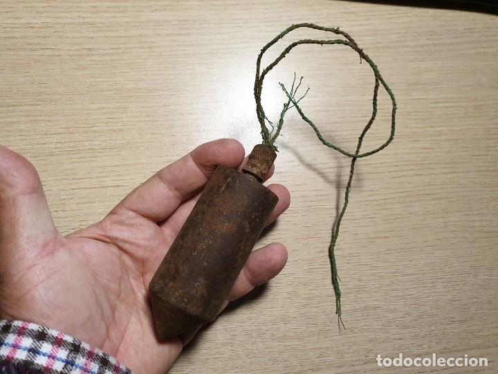 Antig&uuml;edades: ANTIGUA PLOMADA DE HIERRO - Foto 2