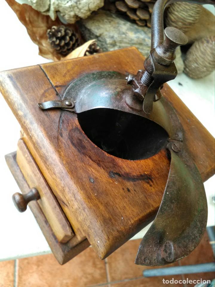Antigüedades: Molinillo de café antiguo de madera Freres - Foto 3 - 187493246