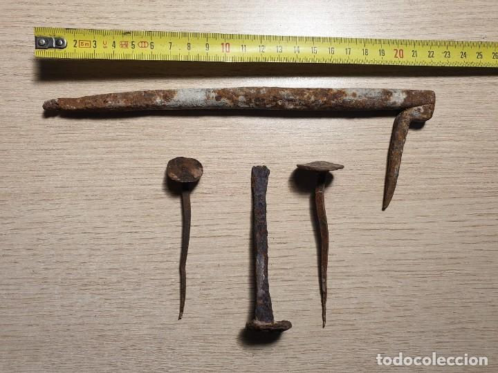 Antig&uuml;edades: LOTE CLAVOS ANTIGUOS DE FORJA - Foto 2