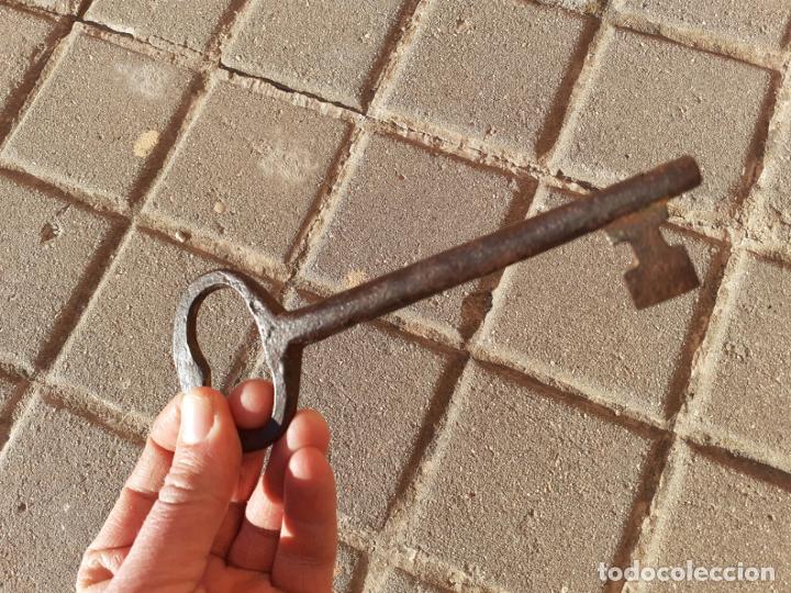 Antig&uuml;edades: LLAVE ANTIGUA DE FORJA - Foto 1