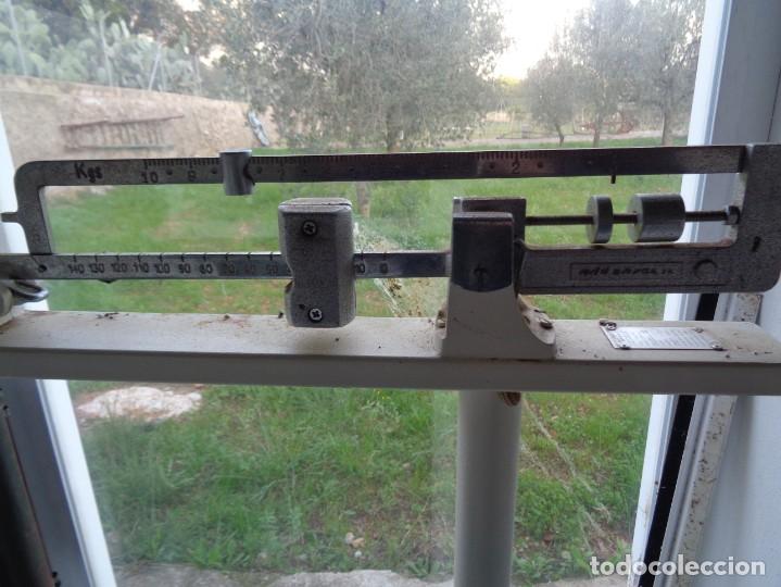 Antig&uuml;edades: 2 BASCULAS MEDICAS ANTIGUAS - Foto 1