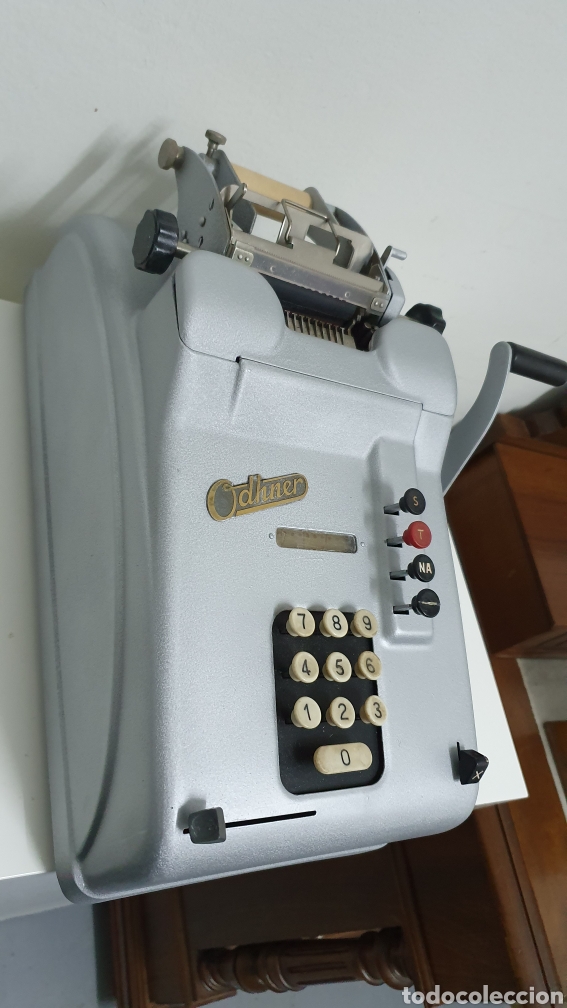 Antig&uuml;edades: M&aacute;quina calculadora antigua. - Foto 2