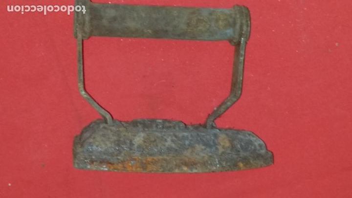 Antig&uuml;edades: ANTIGUA PLANCHA DE HIERRO - Foto 3