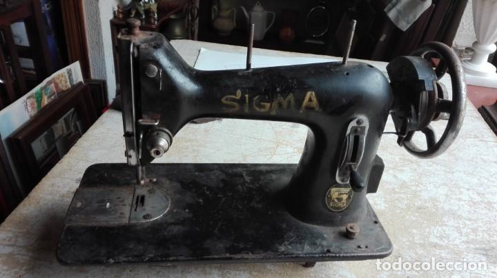 Antig&uuml;edades: M&aacute;quina de coser antigua Sigma - Foto 1