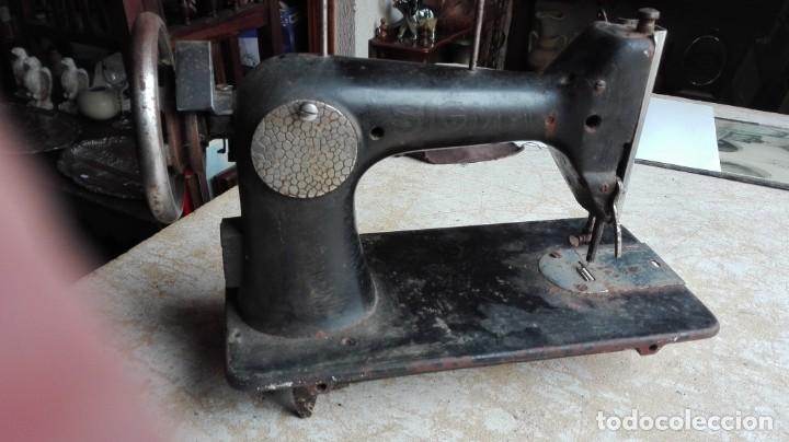 Antig&uuml;edades: M&aacute;quina de coser antigua Sigma - Foto 4