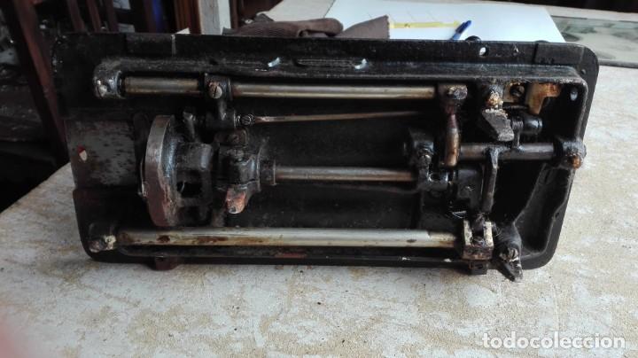 Antig&uuml;edades: M&aacute;quina de coser antigua Sigma - Foto 7