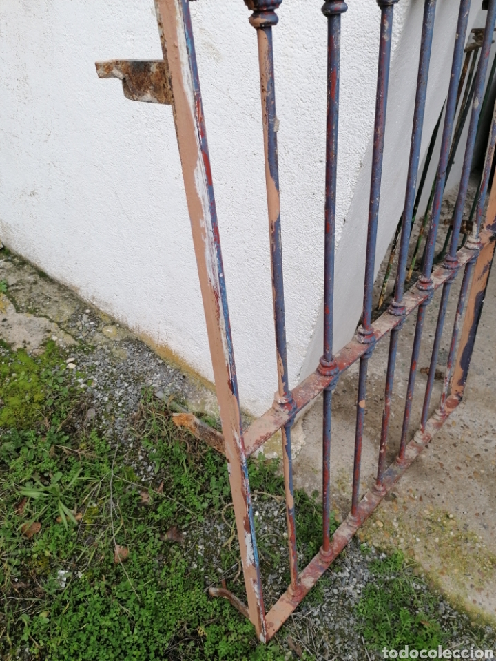 Antig&uuml;edades: Reja de forja antigua en buen - Foto 4