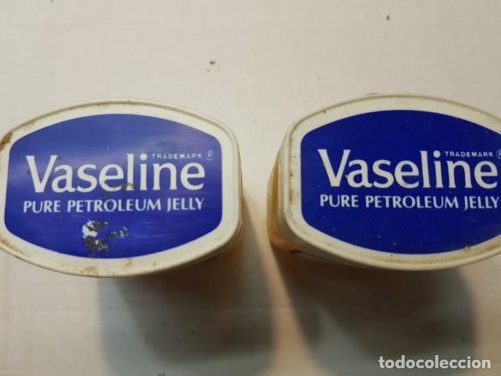 Antig&uuml;edades: Botes antiguos de VASELINE SELLO AZUL llenos - Foto 3