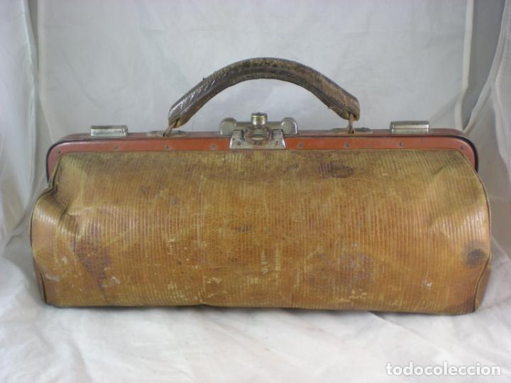 Antig&uuml;edades: Antiguo Malet&iacute;n de M&eacute;dico - 40CM - Foto 3