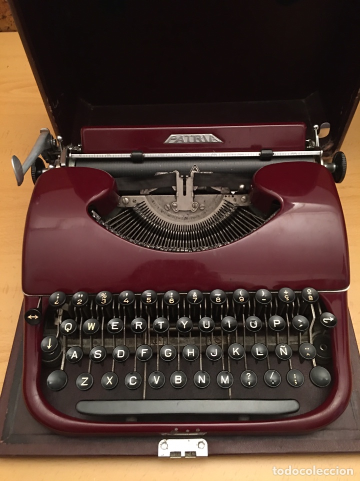 Antig&uuml;edades: M&aacute;quina de escribir PATRIA - Foto 1