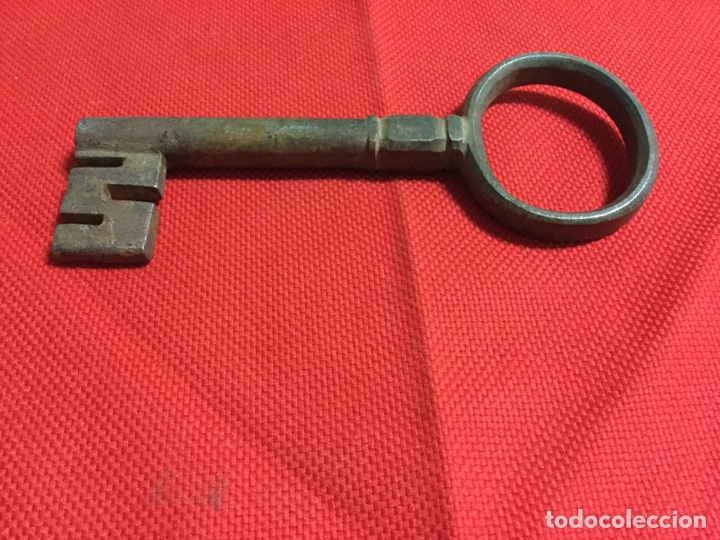 Antig&uuml;edades: LLAVE MUY ANTIGUA EN HIERRO FORJADO - Foto 1
