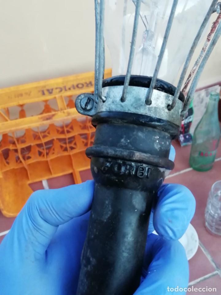 Antig&uuml;edades: Antigua l&aacute;mpara port&aacute;til marca Forbi - Foto 2