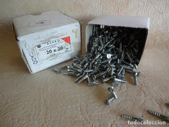 antigua caja tornillos acero zincados 20 x 20 4 - Compra venta en  todocoleccion