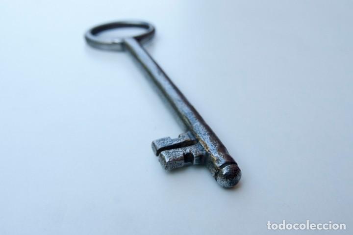 Antig&uuml;edades: M21.- ANTIGUA LLAVE DE FORJA - Foto 6