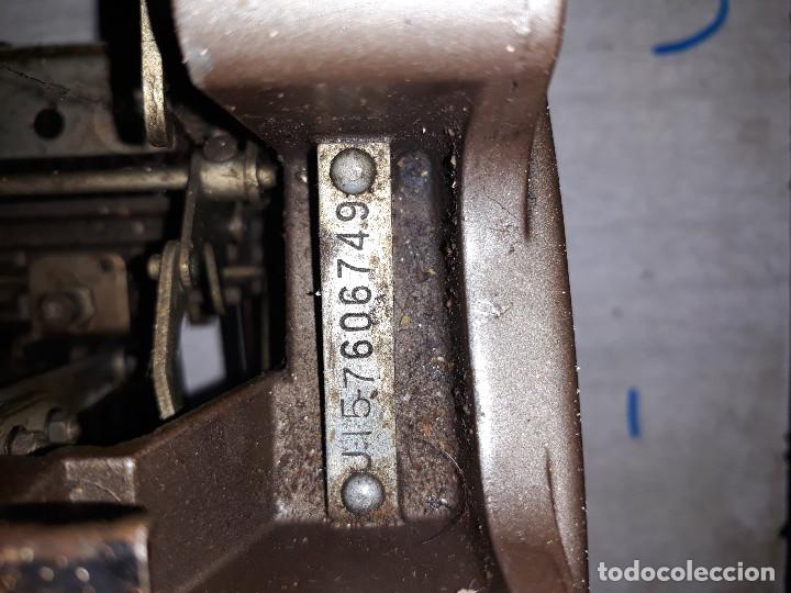 Antig&uuml;edades: M&aacute;quina de escribir Underwood - Foto 3