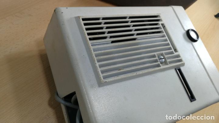 Antig&uuml;edades: ANTIGUO PROYECTOR CREO QUE DE DIAPOSITIVAS - Foto 31