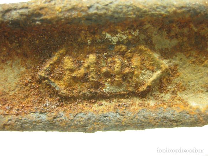 Antig&uuml;edades: Llave marca MH. - Foto 4