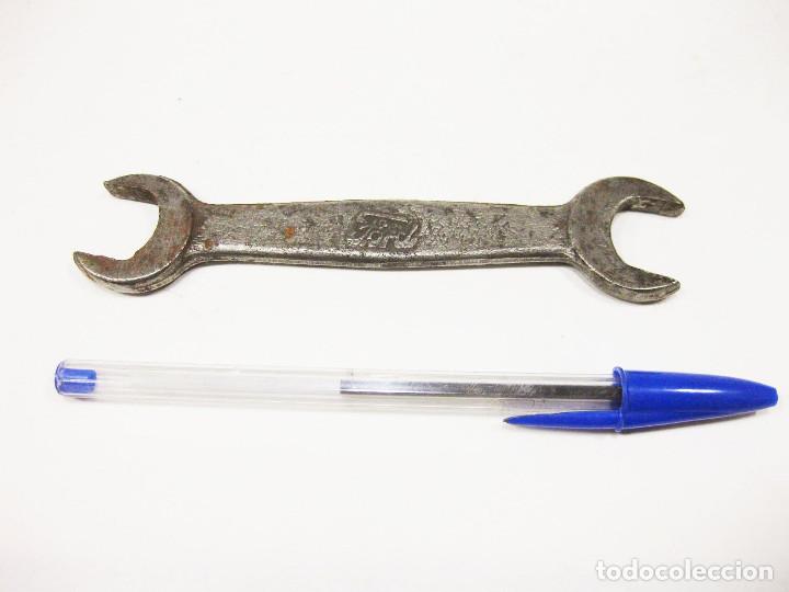 Antig&uuml;edades: Llave de Autom&oacute;vil Ford. - Foto 2