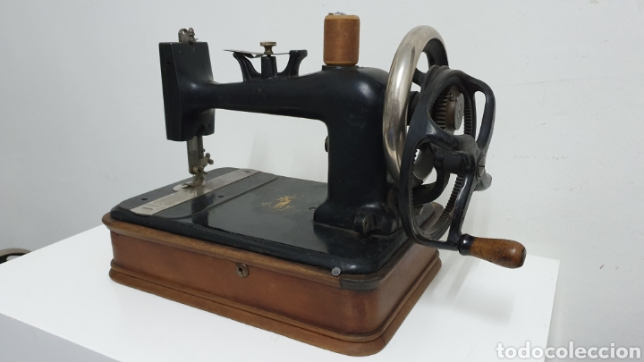 Antig&uuml;edades: M&aacute;quina de coser S XIX. - Foto 3