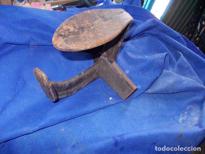 Antig&uuml;edades: bigornia-yunque de zapatero - Foto 2