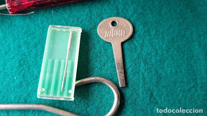 Antig&uuml;edades: CAJA METAL MAQUINAS DE COSER SIGMA CON COMPLEMENTOS - Foto 5