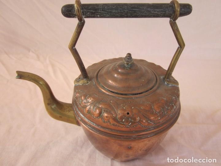 Antig&uuml;edades: ANTIGUA TETERA CON BASE DE BRONCE. - Foto 3