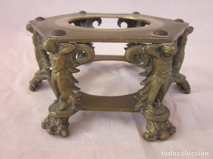 Antig&uuml;edades: ANTIGUA TETERA CON BASE DE BRONCE. - Foto 4