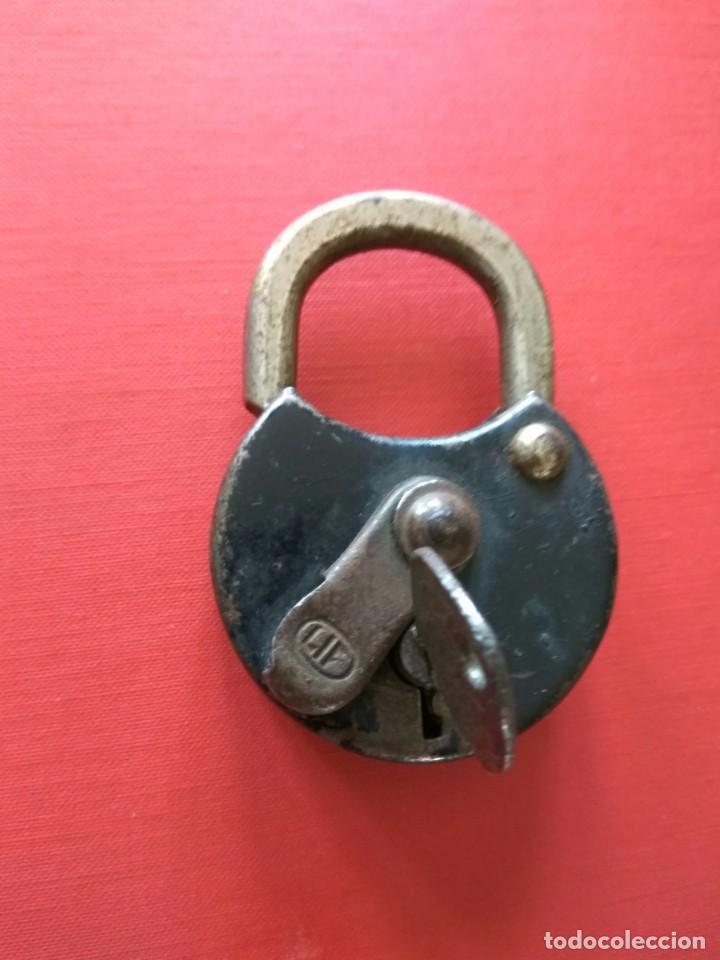 Antig&uuml;edades: CANDADO ANTIGUO CON SU LLAVE Y FUNCIONANDO - Foto 2