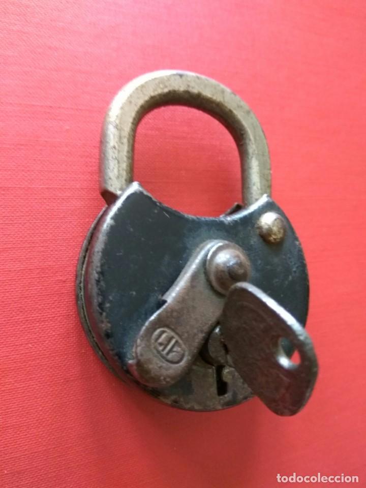 Antig&uuml;edades: CANDADO ANTIGUO CON SU LLAVE Y FUNCIONANDO - Foto 3