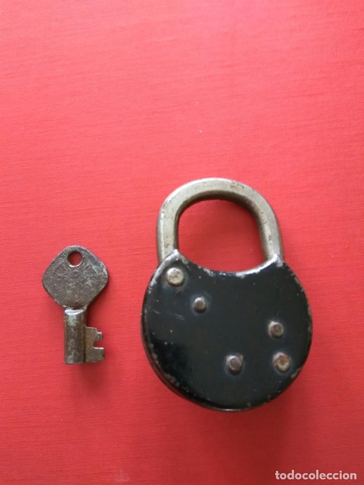 Antig&uuml;edades: CANDADO ANTIGUO CON SU LLAVE Y FUNCIONANDO - Foto 5