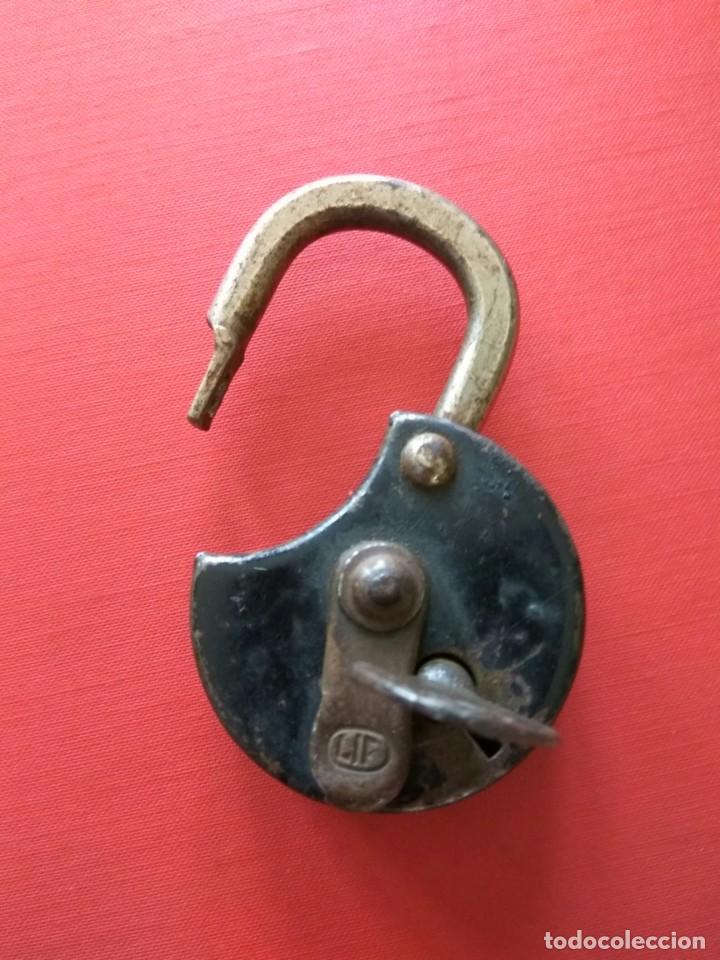 Antig&uuml;edades: CANDADO ANTIGUO CON SU LLAVE Y FUNCIONANDO - Foto 6