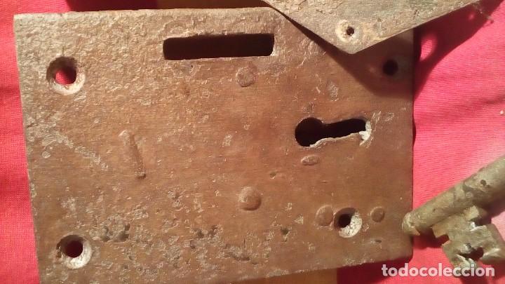 Antig&uuml;edades: CERRADURA FORJA + LLAVE . - Foto 3