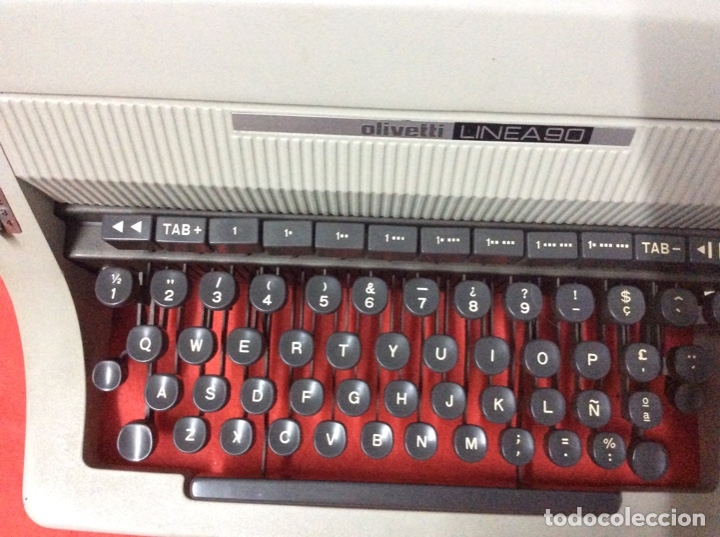 Antig&uuml;edades: Maquina escribir Olivetti L&iacute;nea 90 - Foto 2