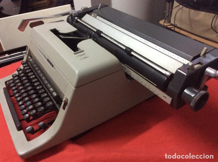 Antig&uuml;edades: Maquina escribir Olivetti L&iacute;nea 90 - Foto 4