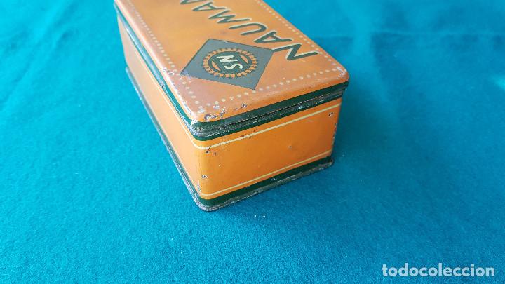 Antig&uuml;edades: CAJA METAL DE MAQUINAS DE COSER NAUMANN CON COMPLEMENTOS - Foto 6